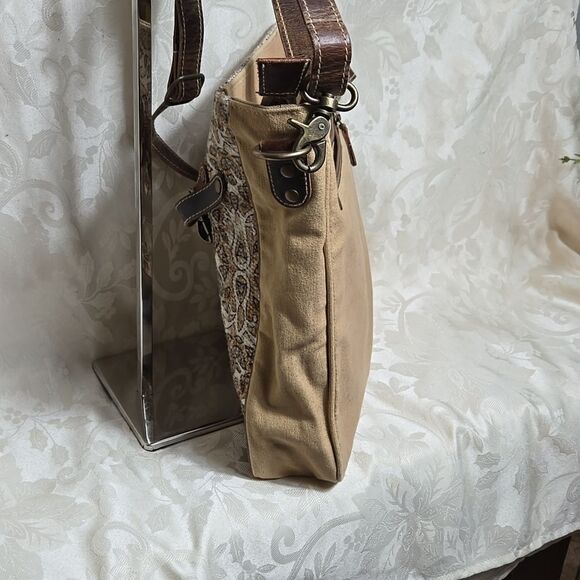 Sixtease Leather and Fabric Boho Crossbody Bag - Picture 8 of 11